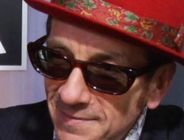 Ο Έλβις Κοστέλο αποκάλυψε ότι πάσχει από καρκίνο - Ακύρωσε μέρος της περιοδείας του